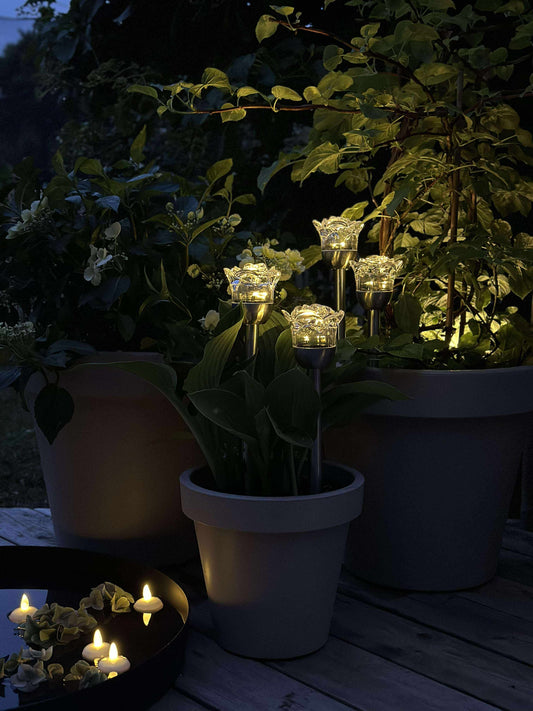 SolarBloom™ – Antorcha solar en forma de flor