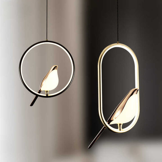 AuriBird: Lámpara colgante de diseño dorado con pájaro – Luz elegante para espacios de vida tranquilos