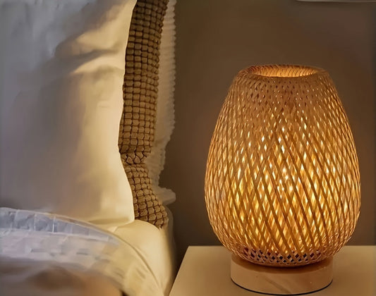 BohoLume: Lámpara de Mesa LED de Bambú – Regulable y Control Táctil para Dormitorios y Salones