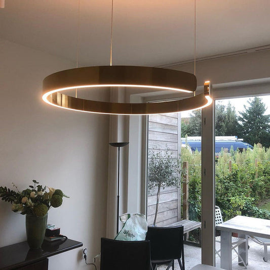 CircuLume: Lámpara colgante LED redonda de metal con diseño moderno – para sala de estar y pasillo