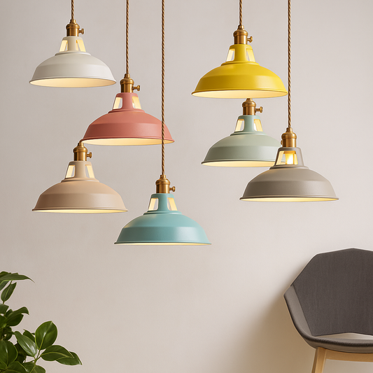 FarbGlanz: Lámpara colgante industrial de metal LED con cúpula colorida – para cocina y comedor