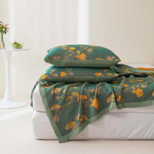 GinkLoom: Manta de algodón reversible con diseño jacquard de ginkgo y estructura elegante – para dormitorio y sala de estar