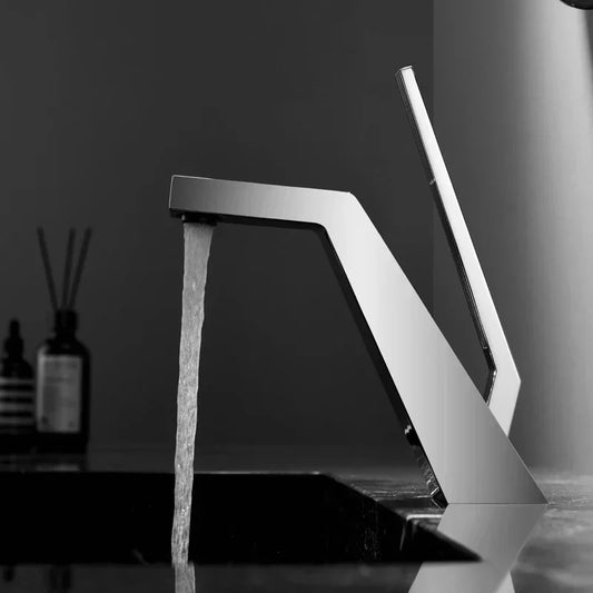 HydraForm: Grifo de lavabo de metal con monomando – Diseño moderno para baños elegantes