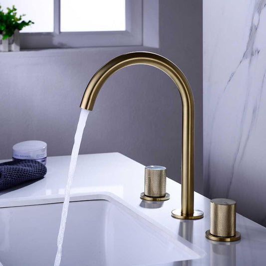 HydraPure: Grifo de pared de acero inoxidable cromo – Diseño moderno para baños elegantes