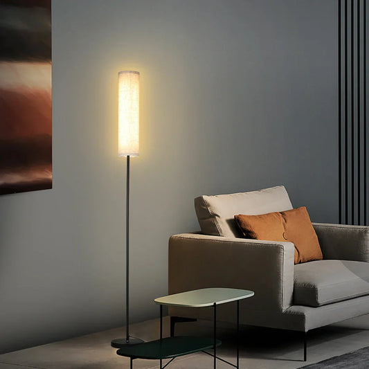 LumiveloLux: Lámpara de pie LED escandinava con brillo regulable y control remoto – para sala de estar y dormitorio