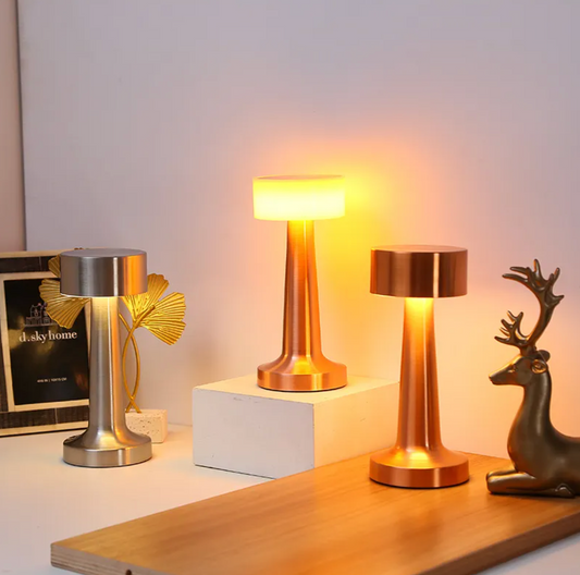 LumoArt: Lámpara de Mesa LED Inalámbrica – Regulable y Recargable con Función Táctil para un Hogar Moderno