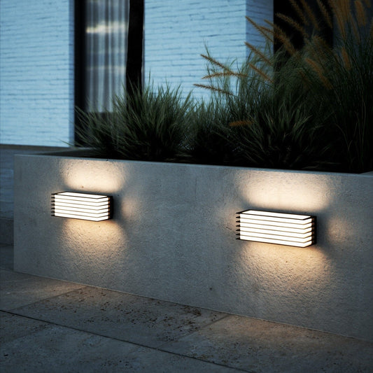 Luz de Pared Exterior Fluctus 28, Negra