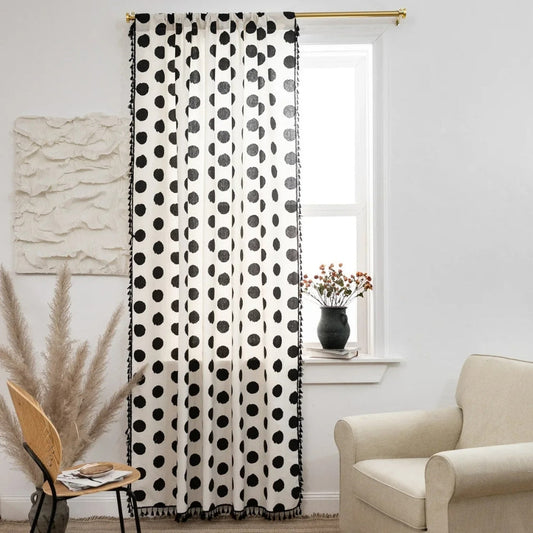 PolkaCharme: Cortina moderna con diseño de puntos y borlas – elegante para áreas de descanso