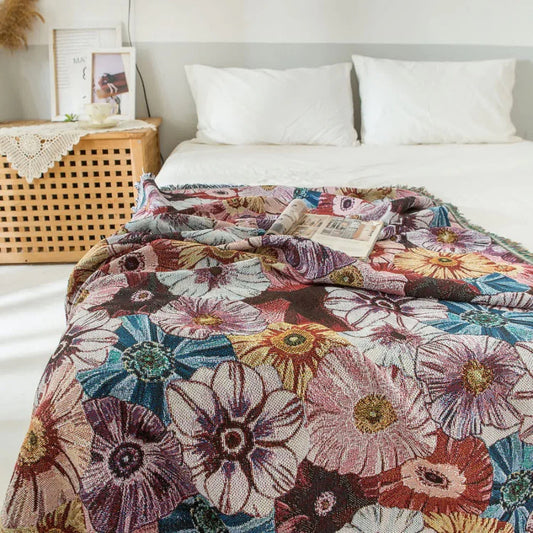 Rustikaura: Mantas de algodón en un clásico diseño floral con estructura tejida y encantadores flecos – para sofá y cama