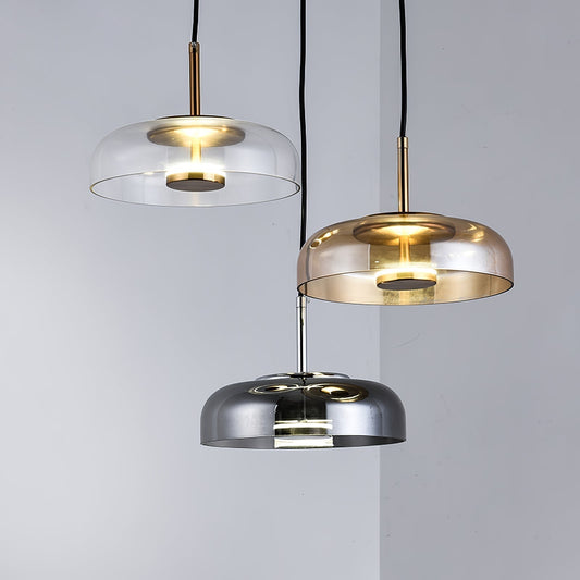Solara: Lámpara colgante de latón y vidrio con LED integrado – para comedor y sala de estar