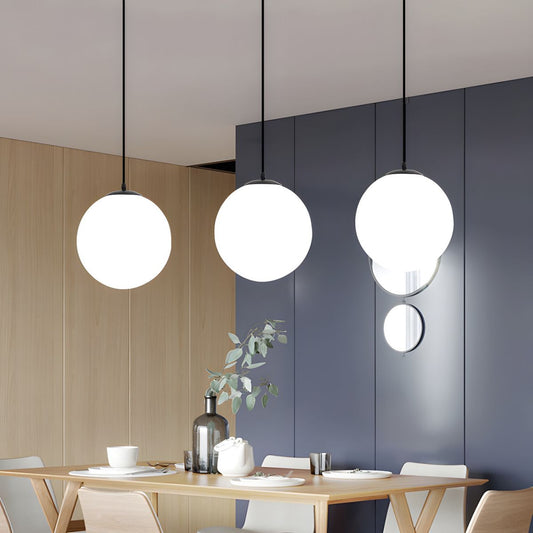 StrahlTafel: Lámpara colgante de vidrio moderna, decorativa y energéticamente eficiente para comedor y cocina