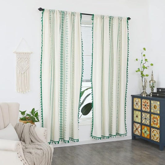 TribeEleganz: Cortinas de estilo Boho con rayas verdes y borlas – encantadoras para áreas de descanso