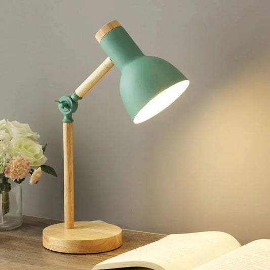 WoodAura: Lámpara de escritorio de madera minimalista con LED y diseño flexible